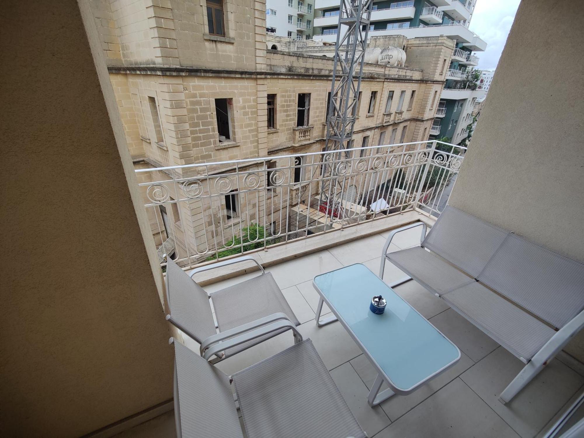 Central Modern Sliema 2 Bedroom Apartment Экстерьер фото